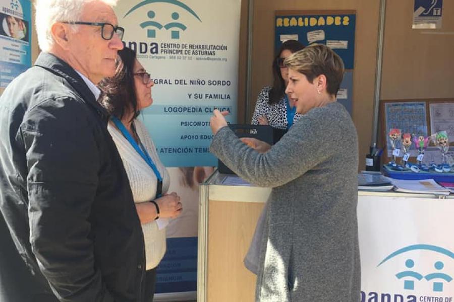 Fotografía de stand APANDA en la Feria de Voluntariado UCAM