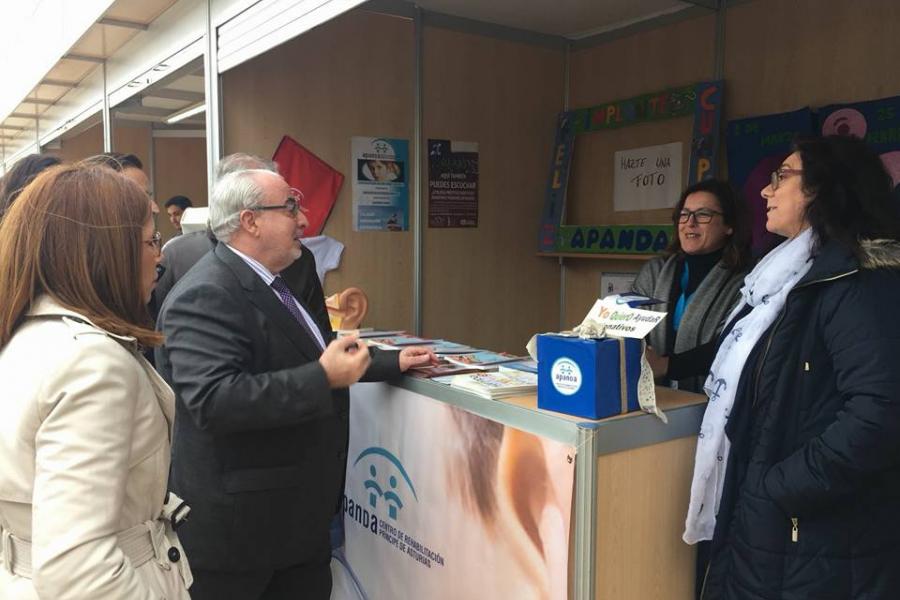 Fotografía de stand APANDA en la Feria de Voluntariado UCAM