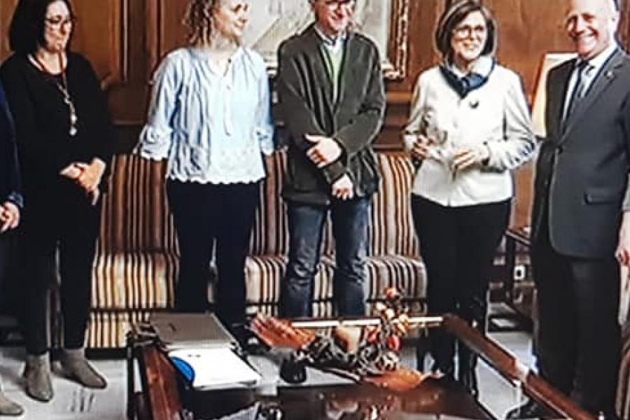 Fotografía de la visita institucional a la asamblea regional